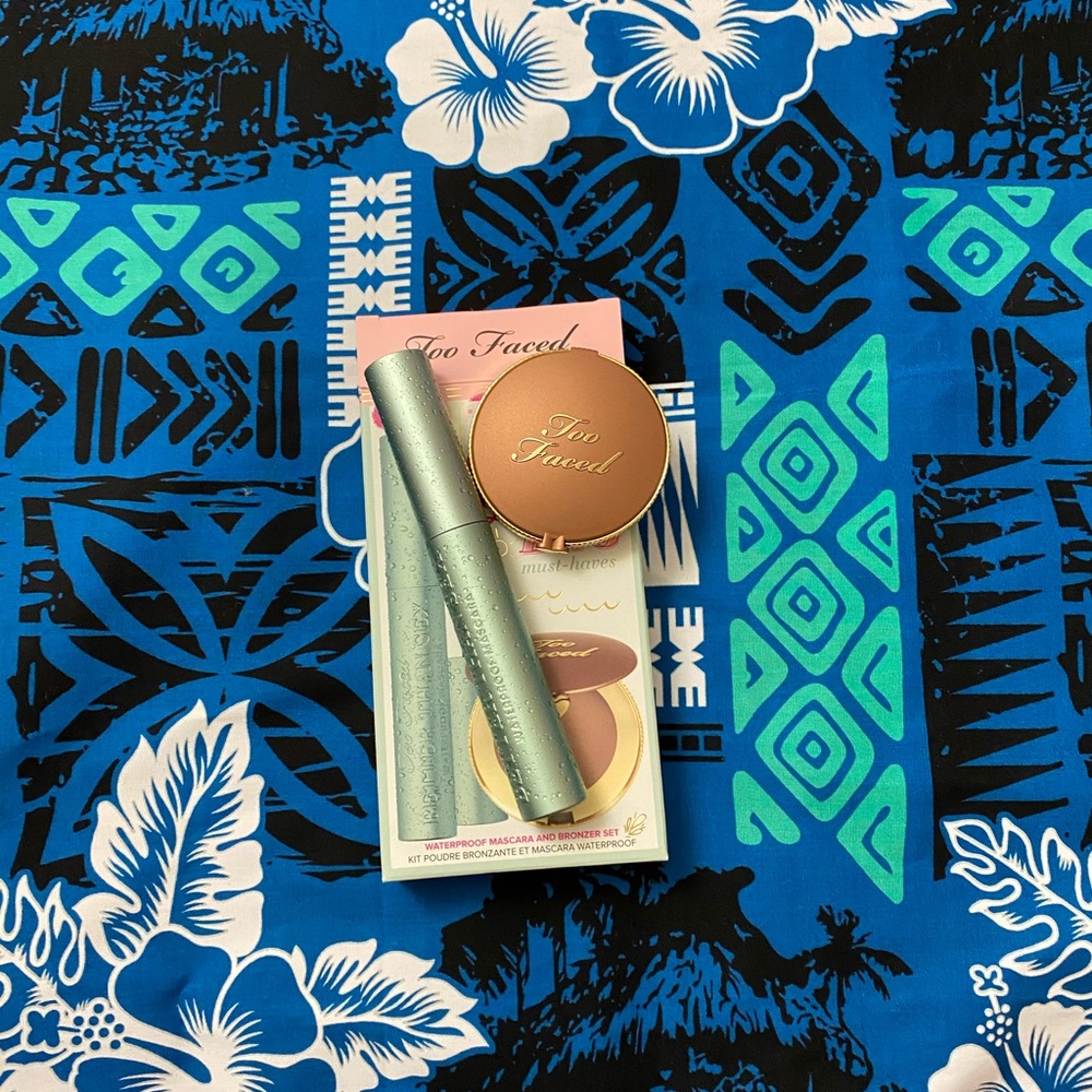 BRAND NEW too faced beach bag essentials